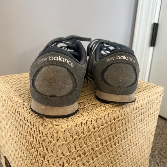 New Balance 555 Women's casual sneaker, grey suede, size 9 - Picture 4 of 9